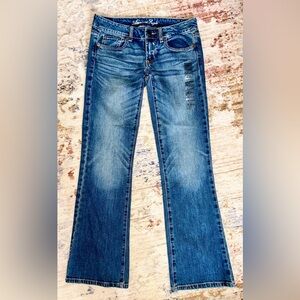 NWT! American Eagle Favorite Boyfriend Jeans